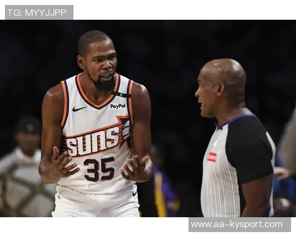 杜兰特首节火力全开半场高效表现助球队领先17分4板1助2帽展现全面能力