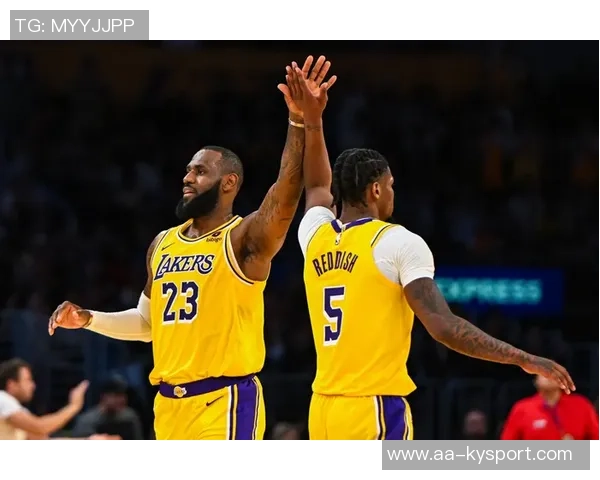 雷迪什称赞詹姆斯接地气与队友关系亲近让人感到舒适