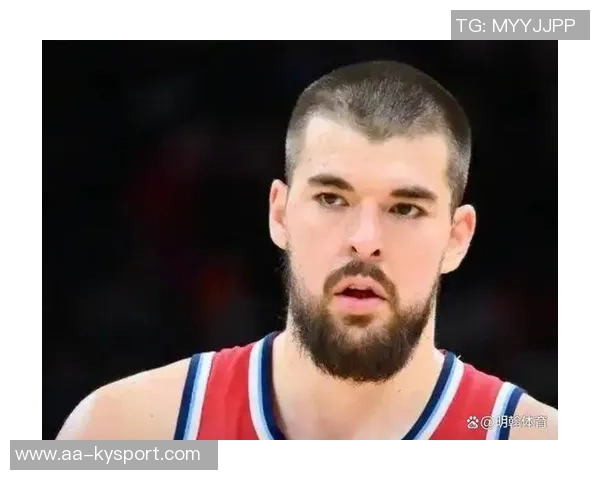 卢指导调整战术下半场祖巴茨首发应对绿军防科林斯