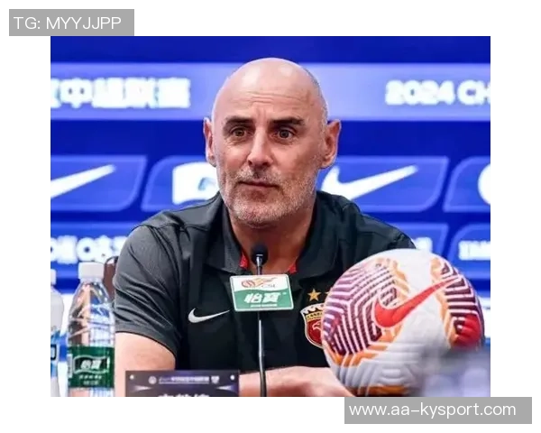 海港球员亚历斯祖自由转会加盟蓉城新篇章开启